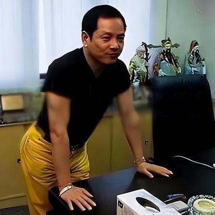 拆穿：2025澳门正版免费挂牌以及新澳门挂牌正版挂牌大全,深度分析解释定义-规避迷惑的假象